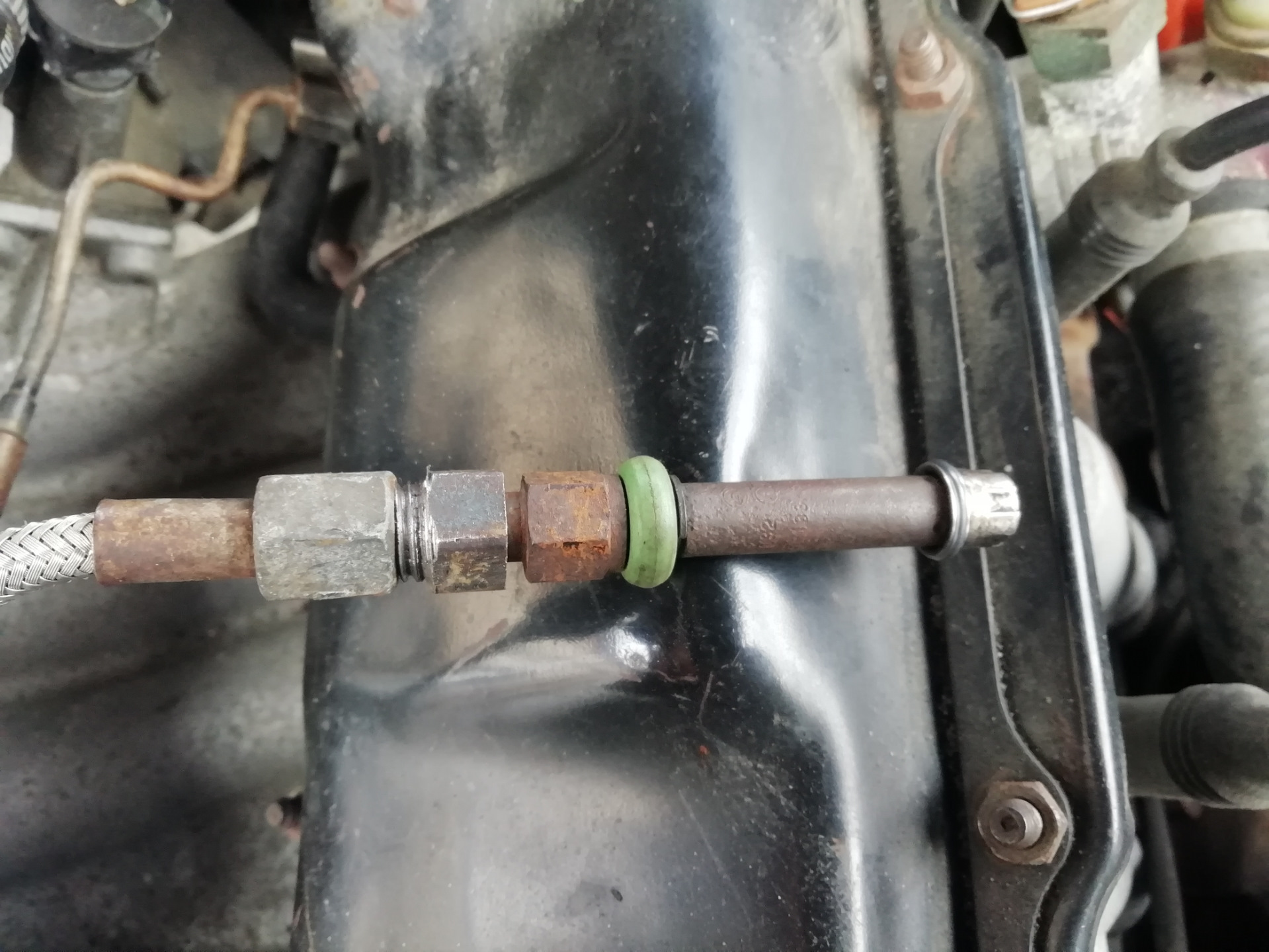Переход с м12 на м10 форсунки — Audi 100 (C3), 1,8 л, 1990 года ...