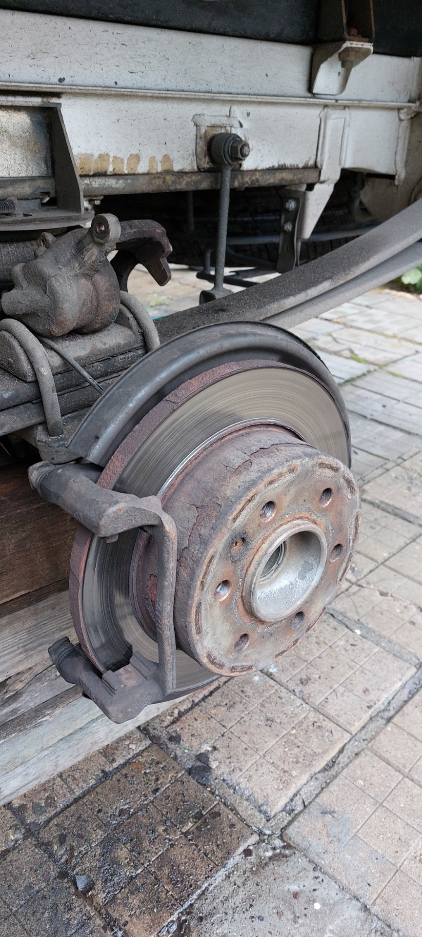 Задняя тормозная система. — Volkswagen Crafter (1G), 2 л, 2016 года ...