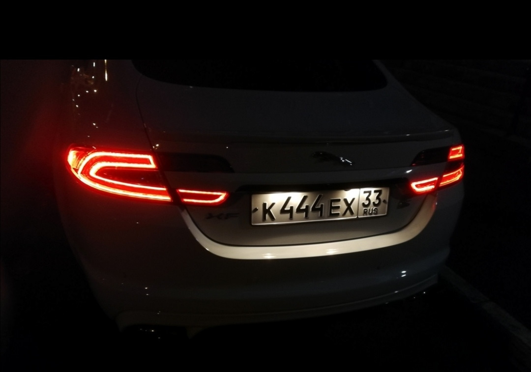 Фонари ягуар. Фонари ягуар. Ягуар xf задние фонари. F-pace jaguar задняя противотуманка. Фонари ягуар.