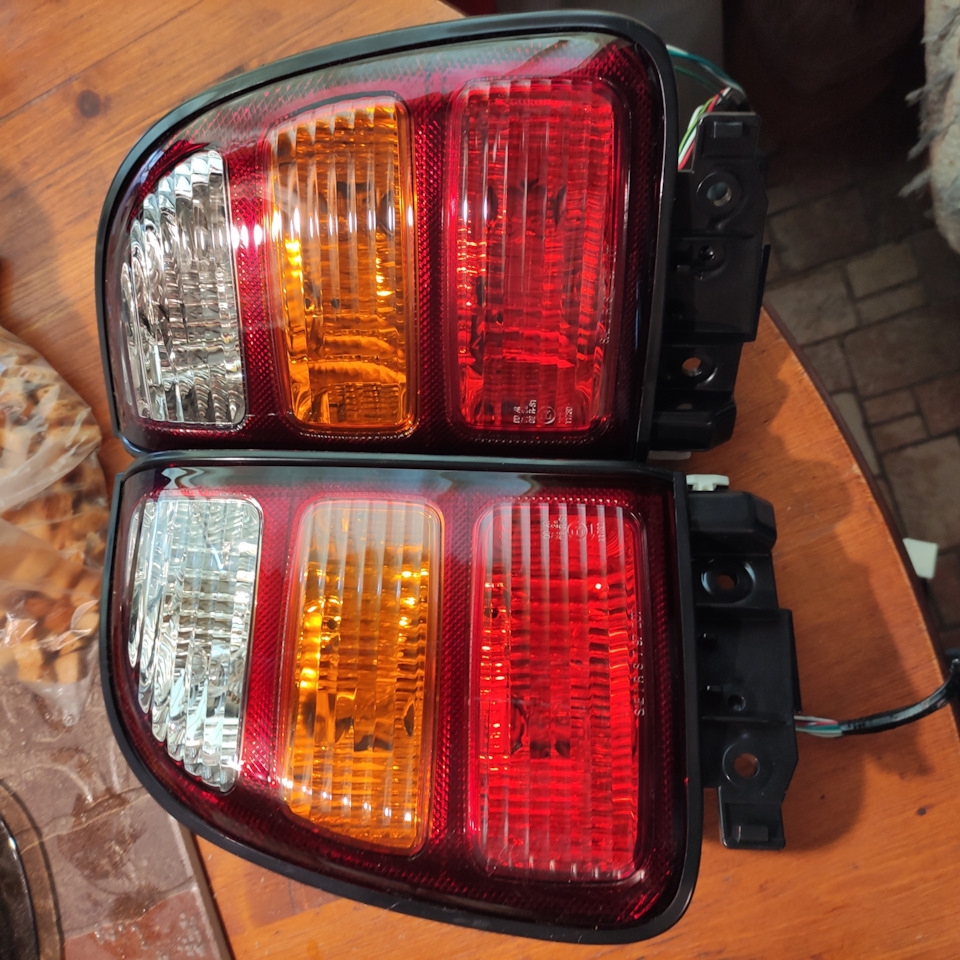 Пришли задние фонари Depo + мюзик — Toyota RAV4 (I), 2 л, 1996 года ...