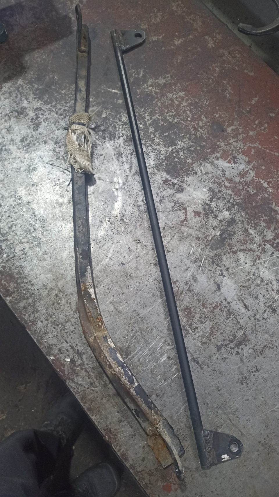 сколько рублей потратил абонент на услуги связи в августе. таксист за месяц проехал 7000. таксист за месяц проехал 6000 км цена. таксист за месяц проехал 7000. сколько литров бензина на 1 км.