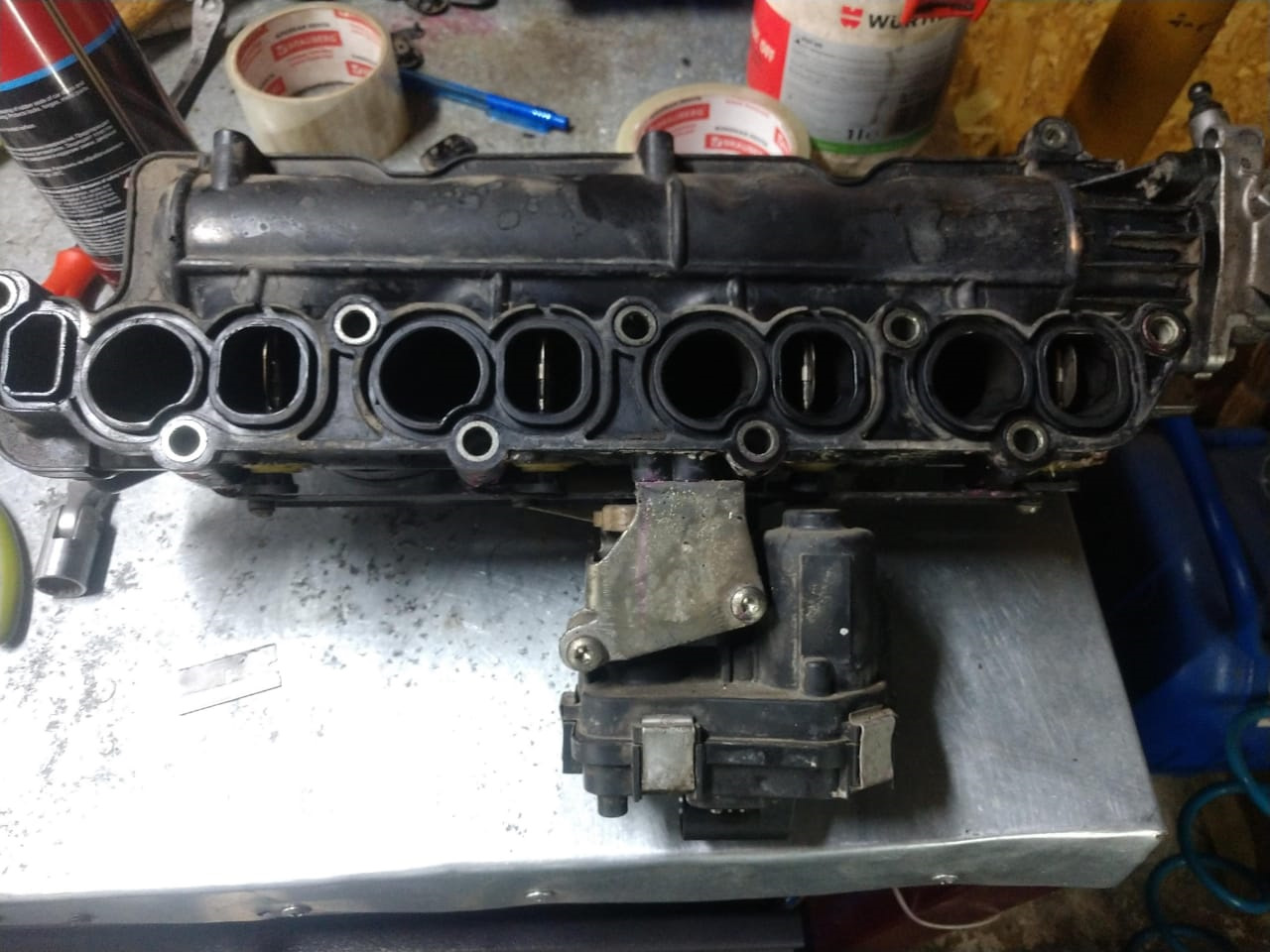 Впускной коллектор инсигния дизель. Впускной коллектор опель инсигния 2. Опель инсигния впускной коллектор. Опель инсигния впускной коллектор. 0 турбо.