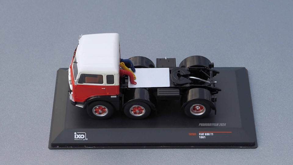 1/43 FIAT 690 T1, 1961 (iXO-Models #TR 101) — Сообщество