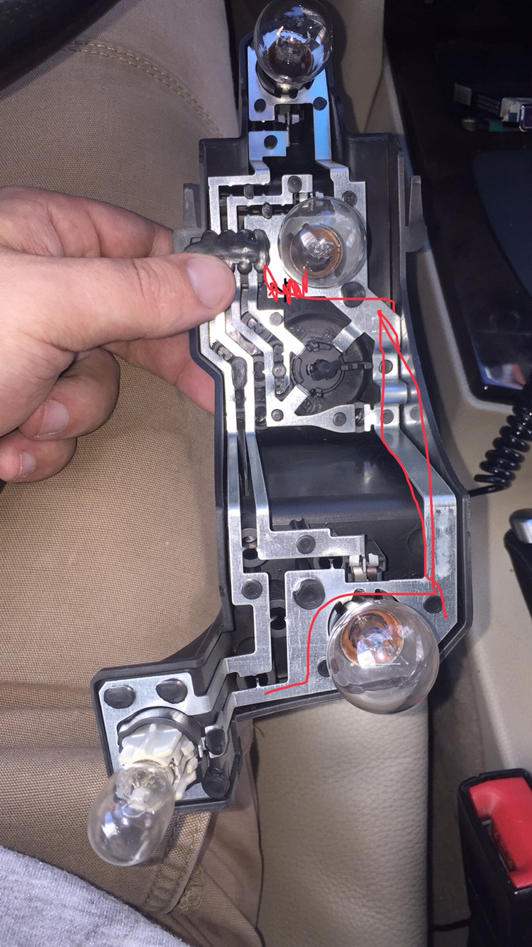 Опять горим… масса задних фонарей… — BMW 5 series (E60), 2,5 л, 2008 ...