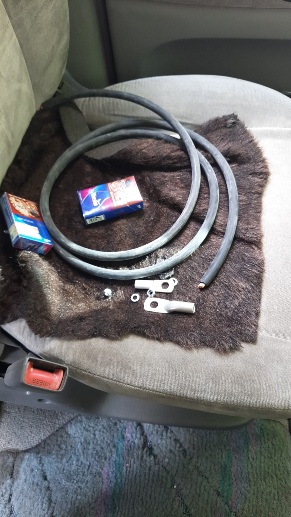 Масса аккумулятора из КГ 50 — Toyota Estima Hybrid, 2,4 л, 2006 года ...