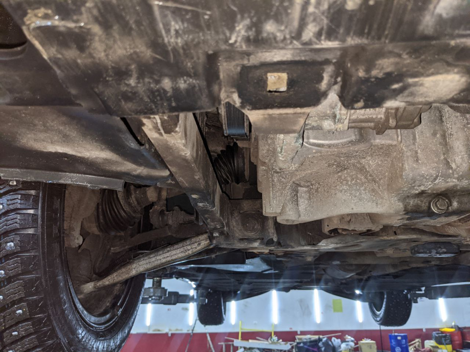 [Решено (не подтвердилось)] Масло на пыльнике внутреннего ШРУСа ...