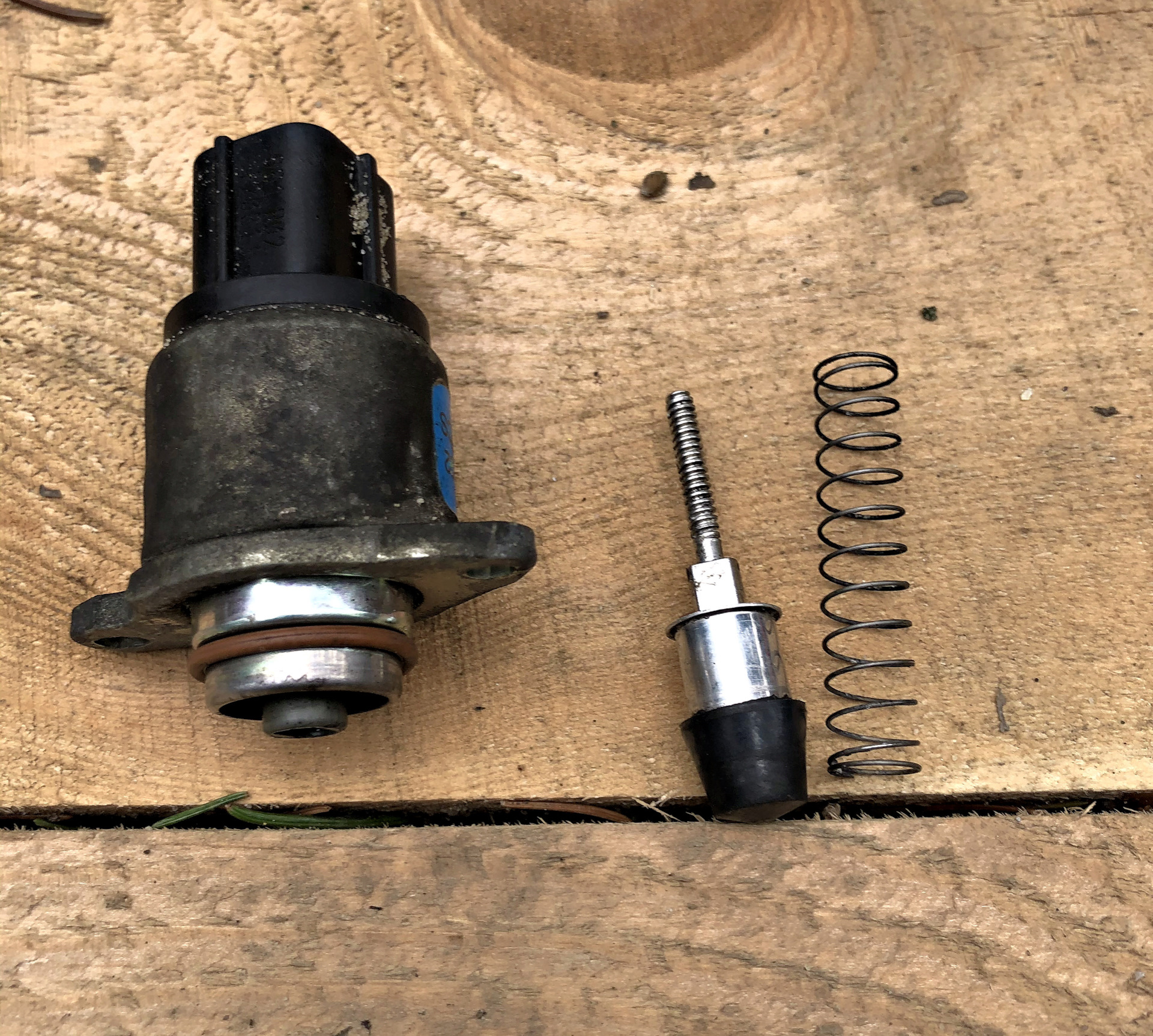 Датчик холостого хода ej204. Датчик холостого хода на субару аутбек 2004 2. Датчик холостого хода дроссельная заслонка субару ej202. Датчик холостого хода дроссельная заслонка субару ej202. Обороты холостого хода субару.