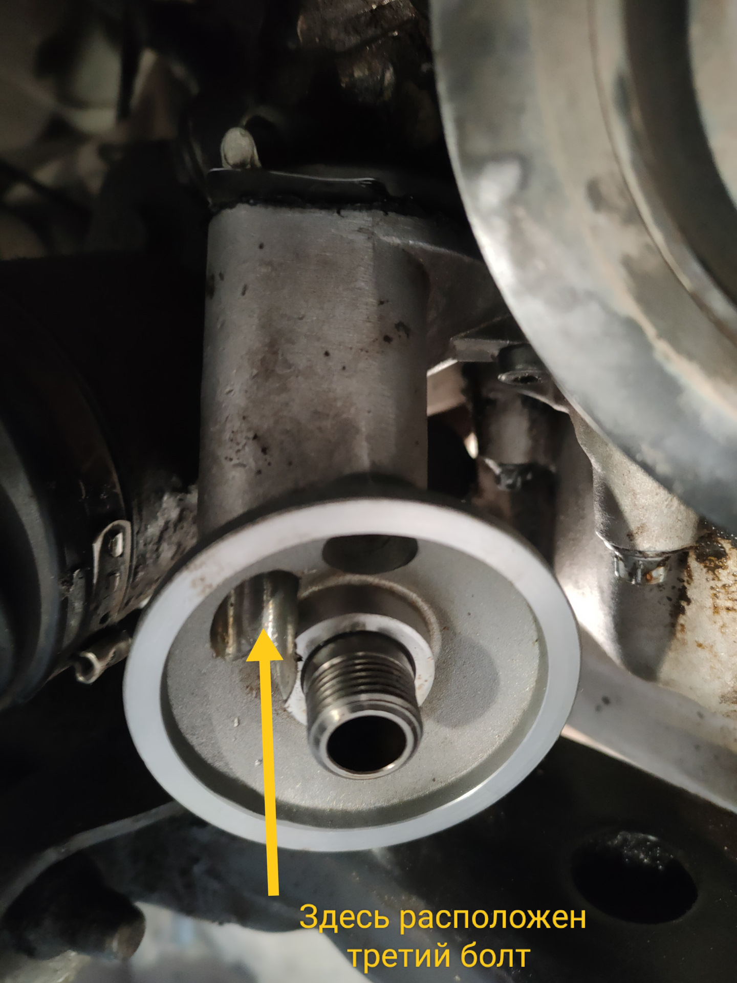 КРОНШТЕЙН МАСЛЯНОГО ФИЛЬТРА — Chevrolet Captiva (1G), 2,4 л, 2010 года ...