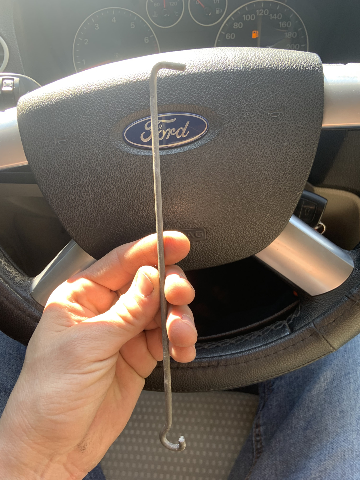 Просто, здравствуй! Тяга замка капота — Ford Focus II Sedan, 1,8 л ...