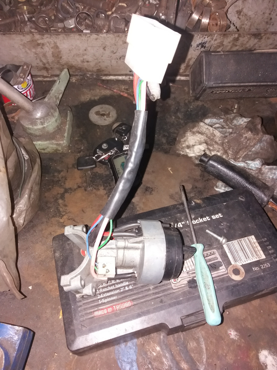 Подключение магнитофона — Lada 2115, 1,5 л, 2004 года | электроника ...