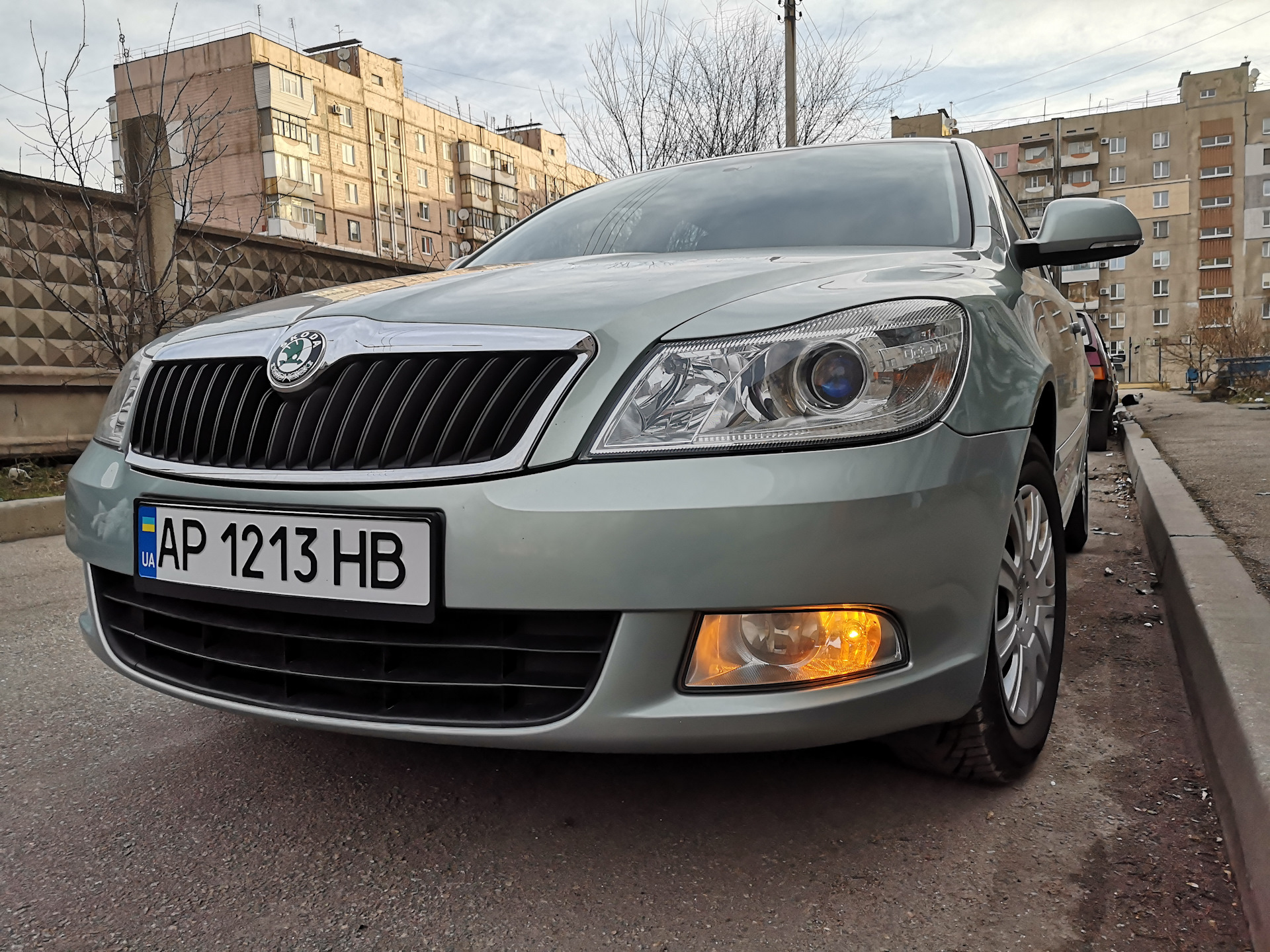 Казахстан машины купить с салона. Тюнингованный шкода рапид. Ходовые skoda. Рапид bbs. Фабия с прицепом.