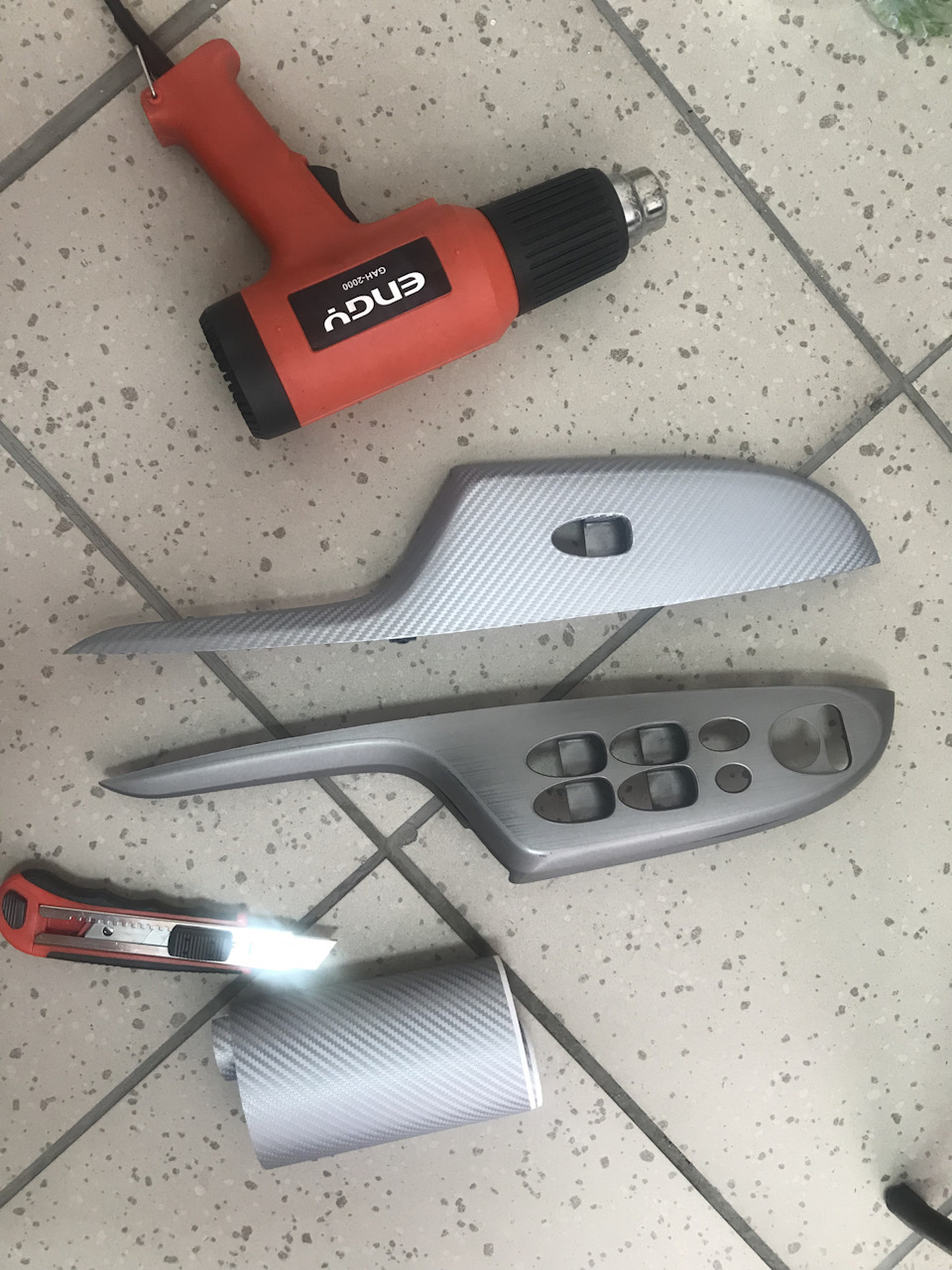 Оклейка пленкой кнопки стеклоподъемников под карбон — Honda Civic 5D ...