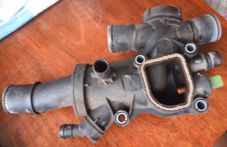 снятый термостат — Ford Galaxy (Mk III)