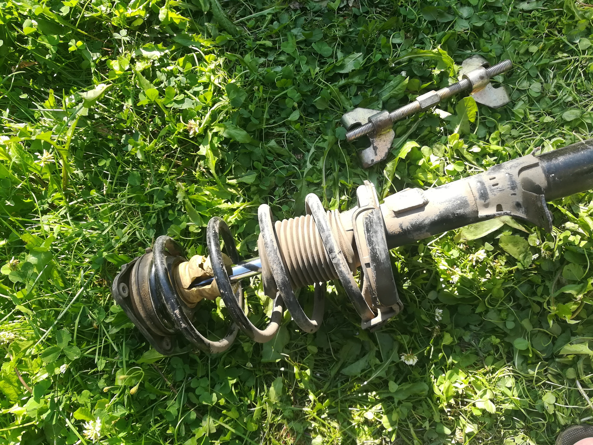 Стойки амортизатора MONRO .прошли 84000 км — Ford Focus III Hatchback ...