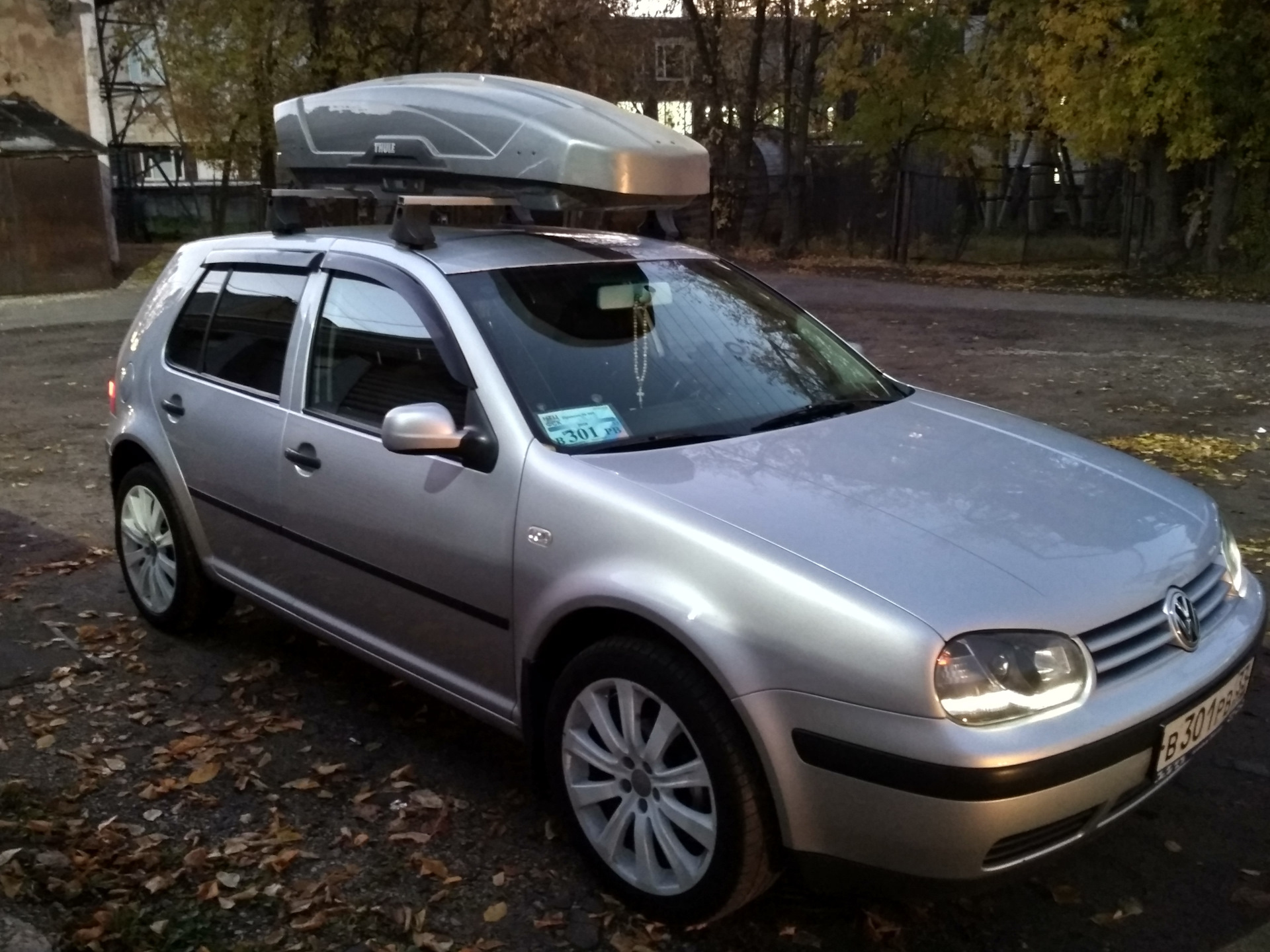 Примерка автобокса — Volkswagen Golf Mk4, 1,4 л, 2000 года | аксессуары |  DRIVE2