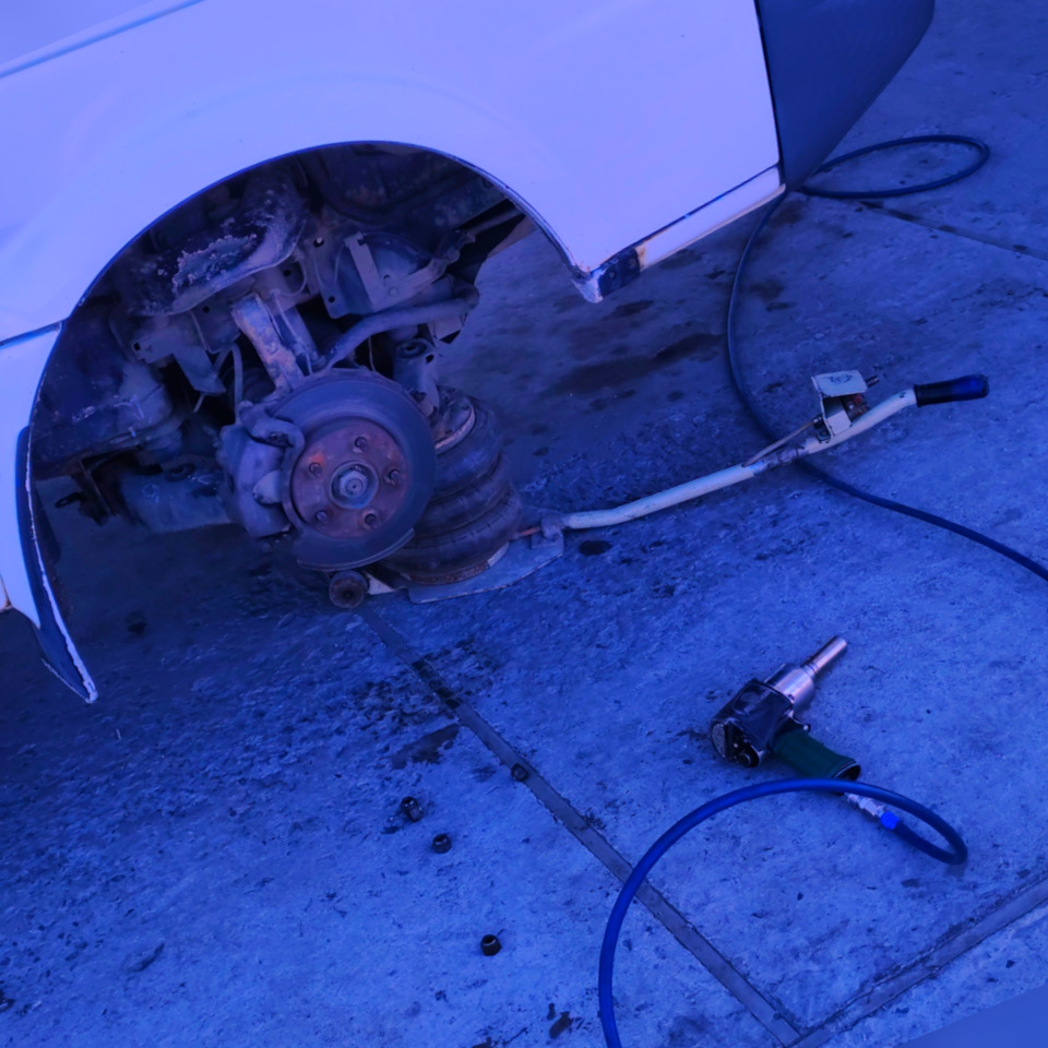 Маленькая неприятность. Или большое везение. — Nissan Vanette (4G), 1,8 ...