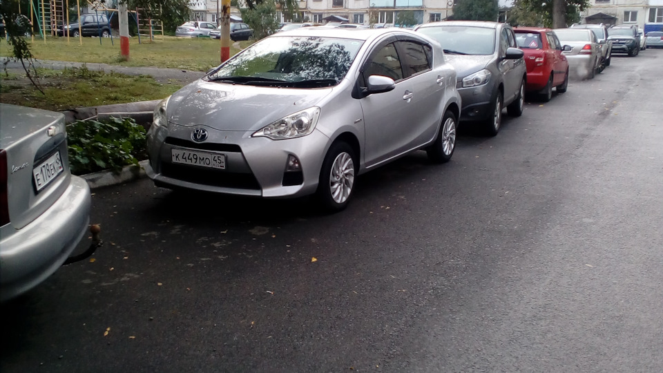 Toyota Aqua 1.5 гибридный 2012 | Капелька на DRIVE2
