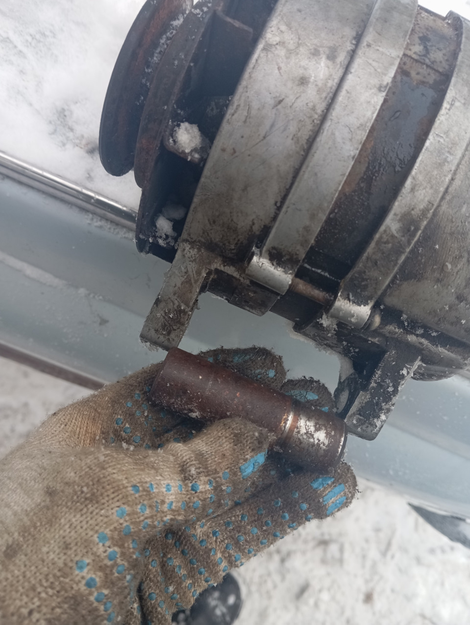 Установка генератора на один болт. Правильная. — ИЖ Москвич 412, 1,5 л ...