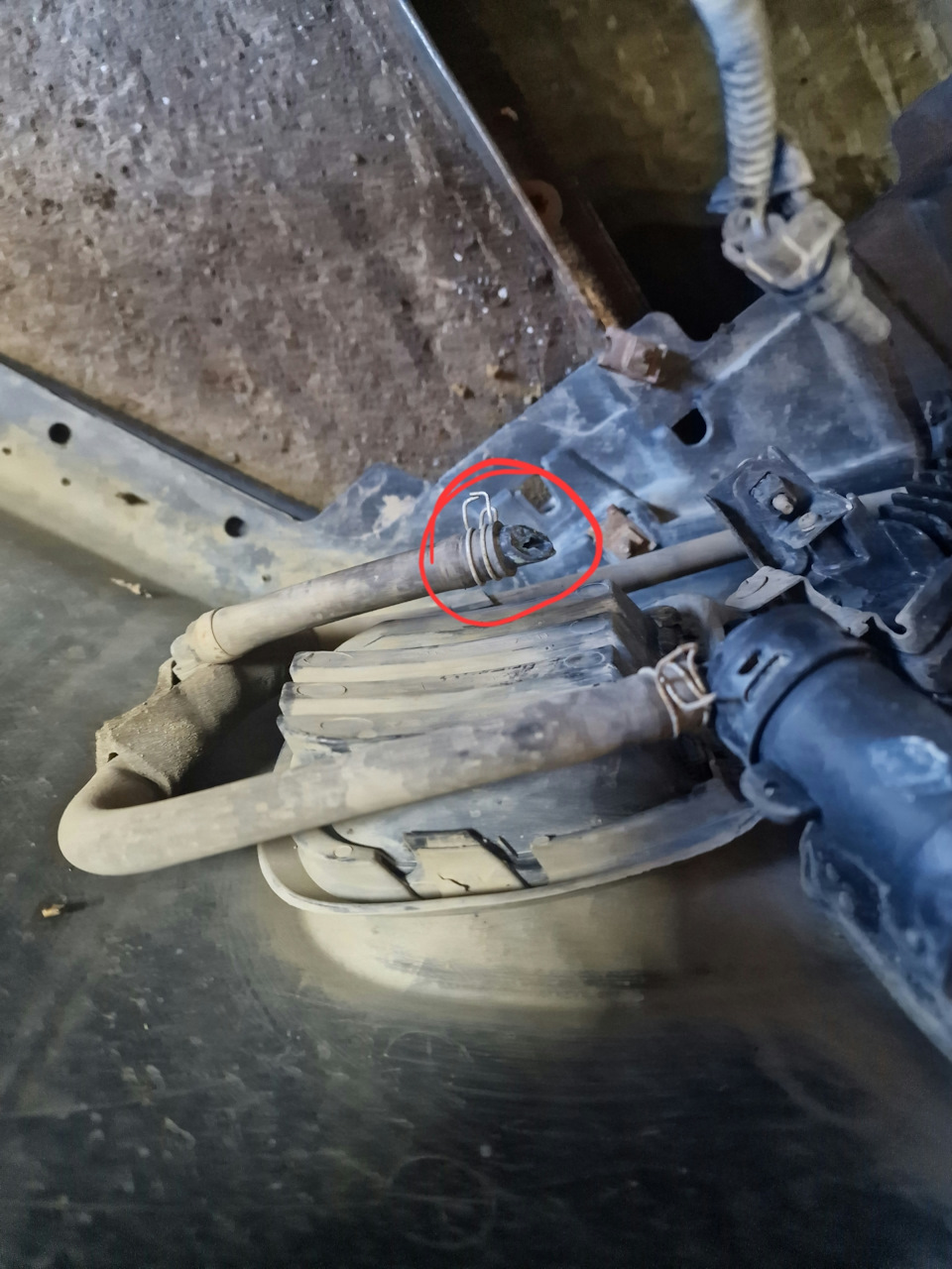 Замена насоса омывателя фар. — Honda Accord (7G), 2,4 л, 2006 года ...