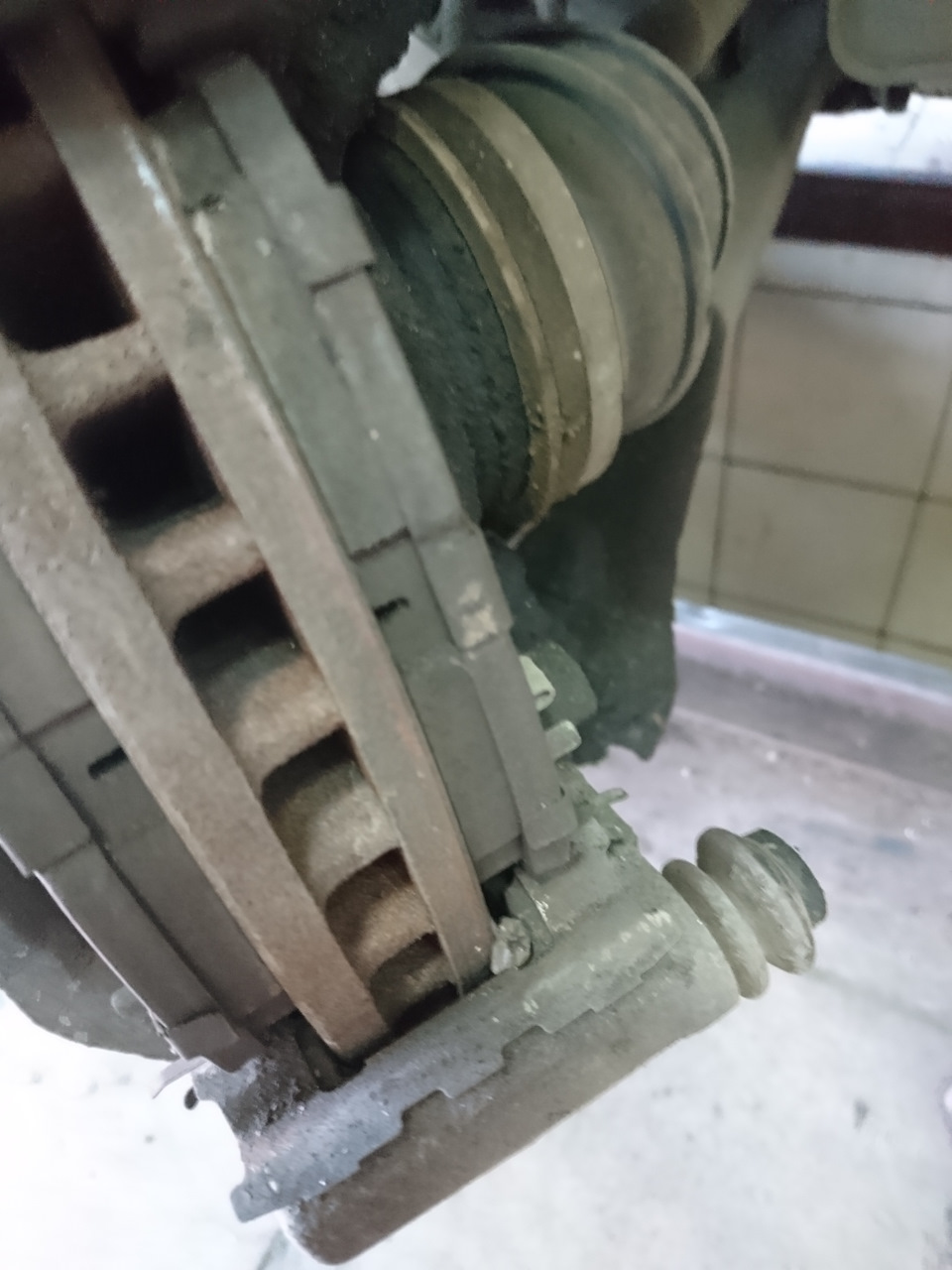 Какой то скрип от правого переднего колеса — Toyota Premio (T240), 1,5 ...