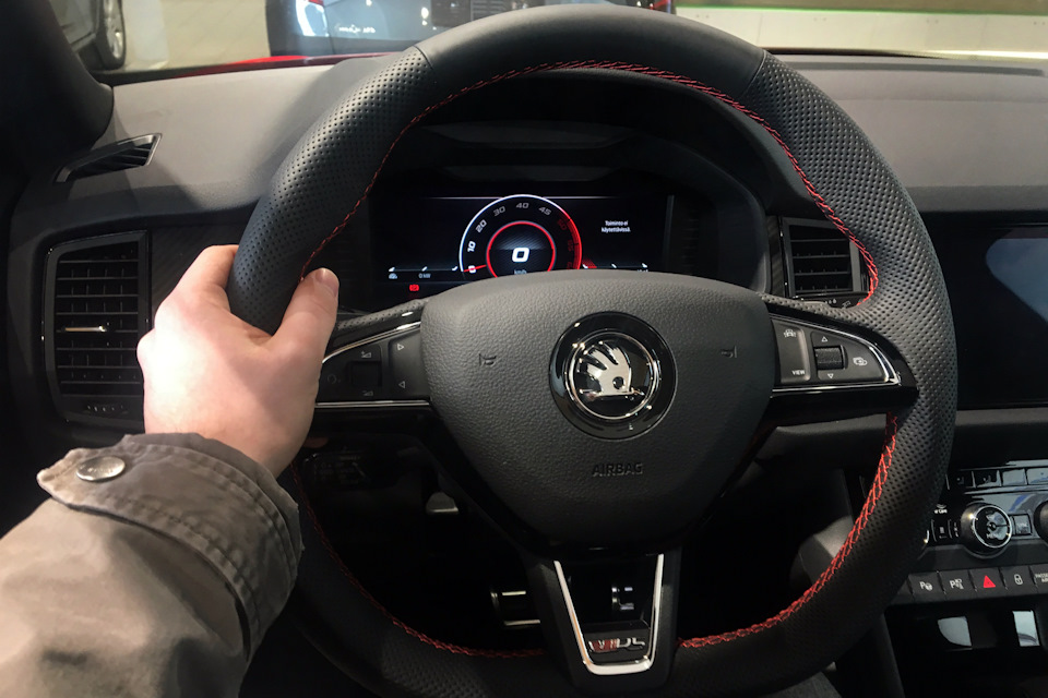 Как снять руль шкода кодиак Пост о Kodiaq RS - Skoda Kodiaq, 2 л, 2018 года тест-драйв DRIVE2