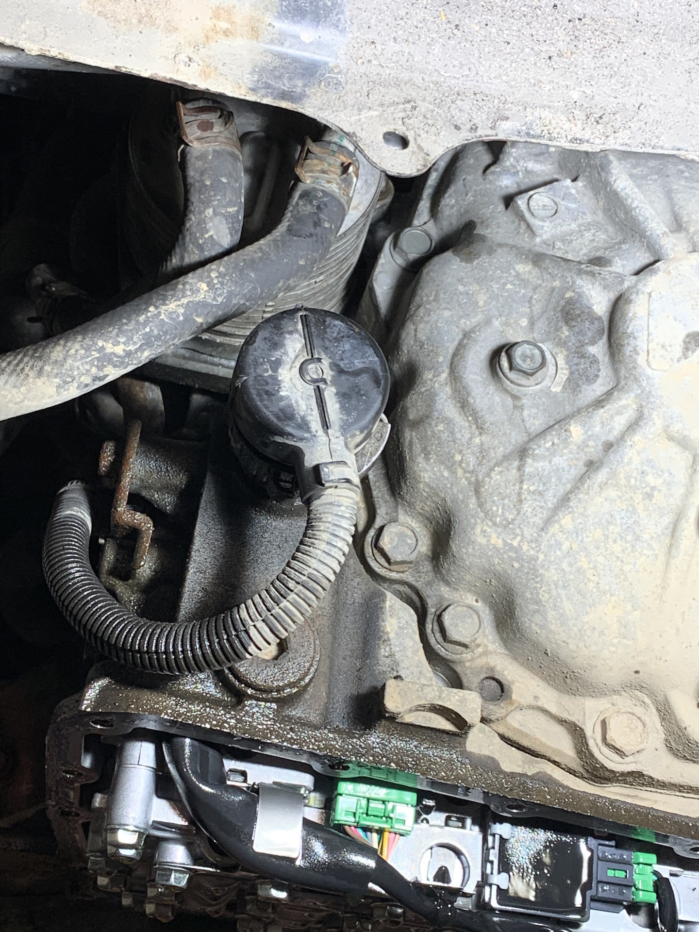 Замена масла в вариаторе — Mitsubishi Outlander XL, 2 л, 2011 года ...