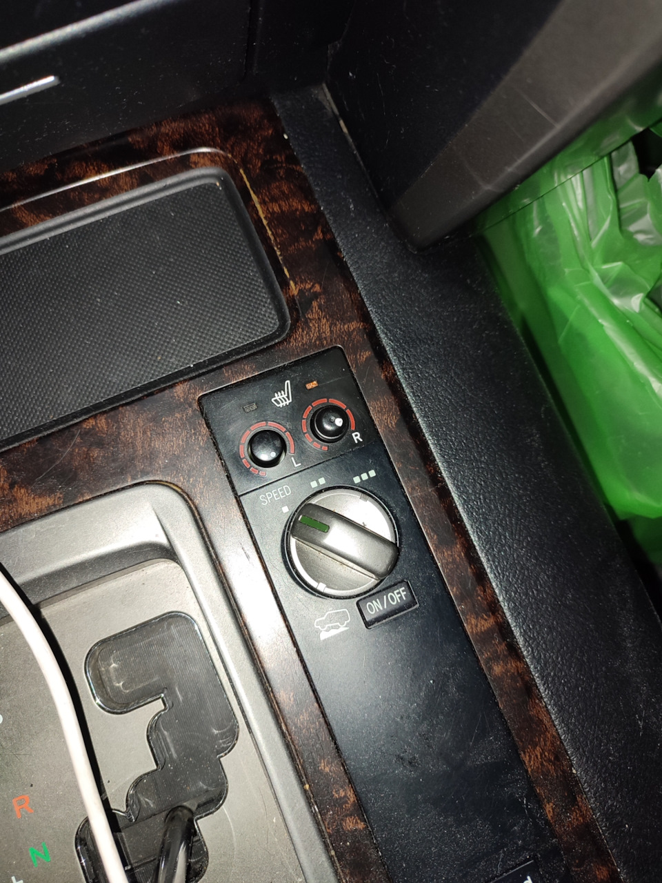 Не закрываются двери(только при включённом зажигании закрываются ...