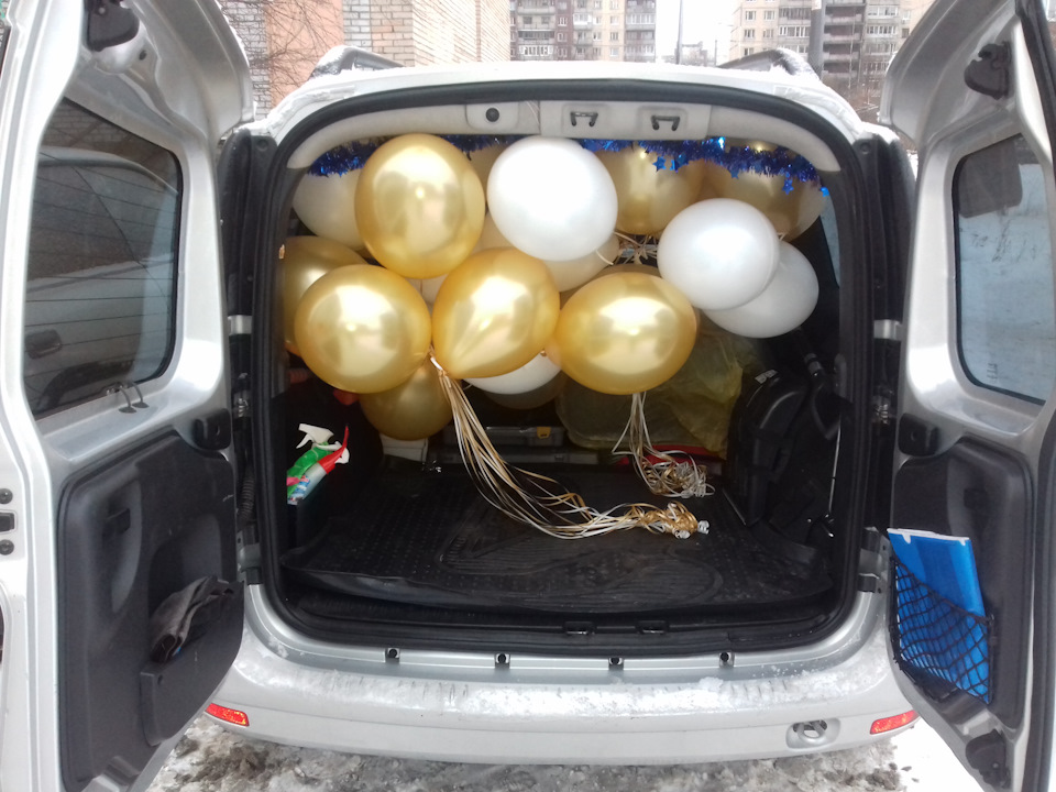 Адские грузоперевозки перед новым годом — Lada Ларгус, 1,6 л, 2012 года ...