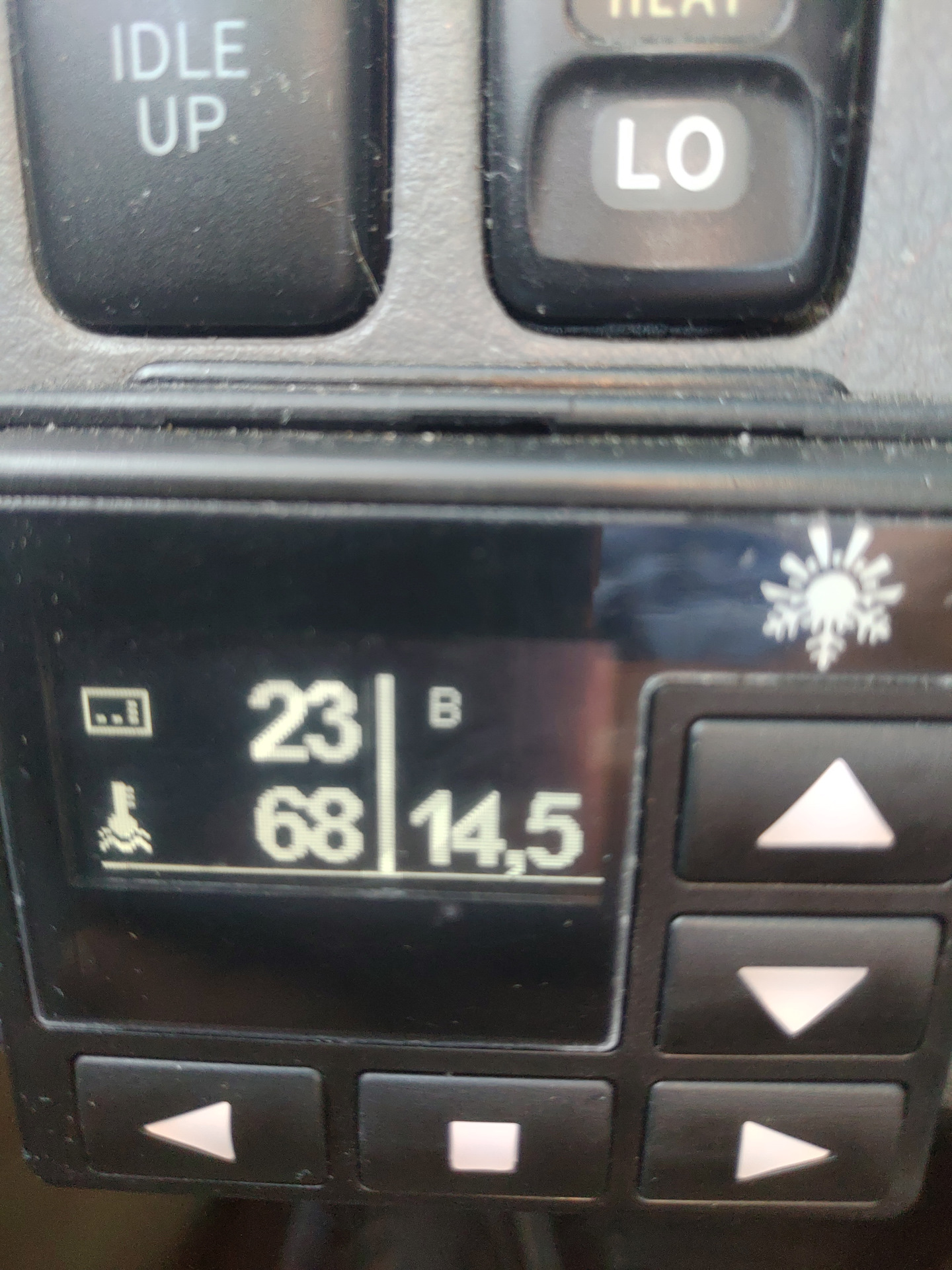 Заряд АКБ — Toyota Avensis Verso, 2 л, 2001 года | электроника | DRIVE2