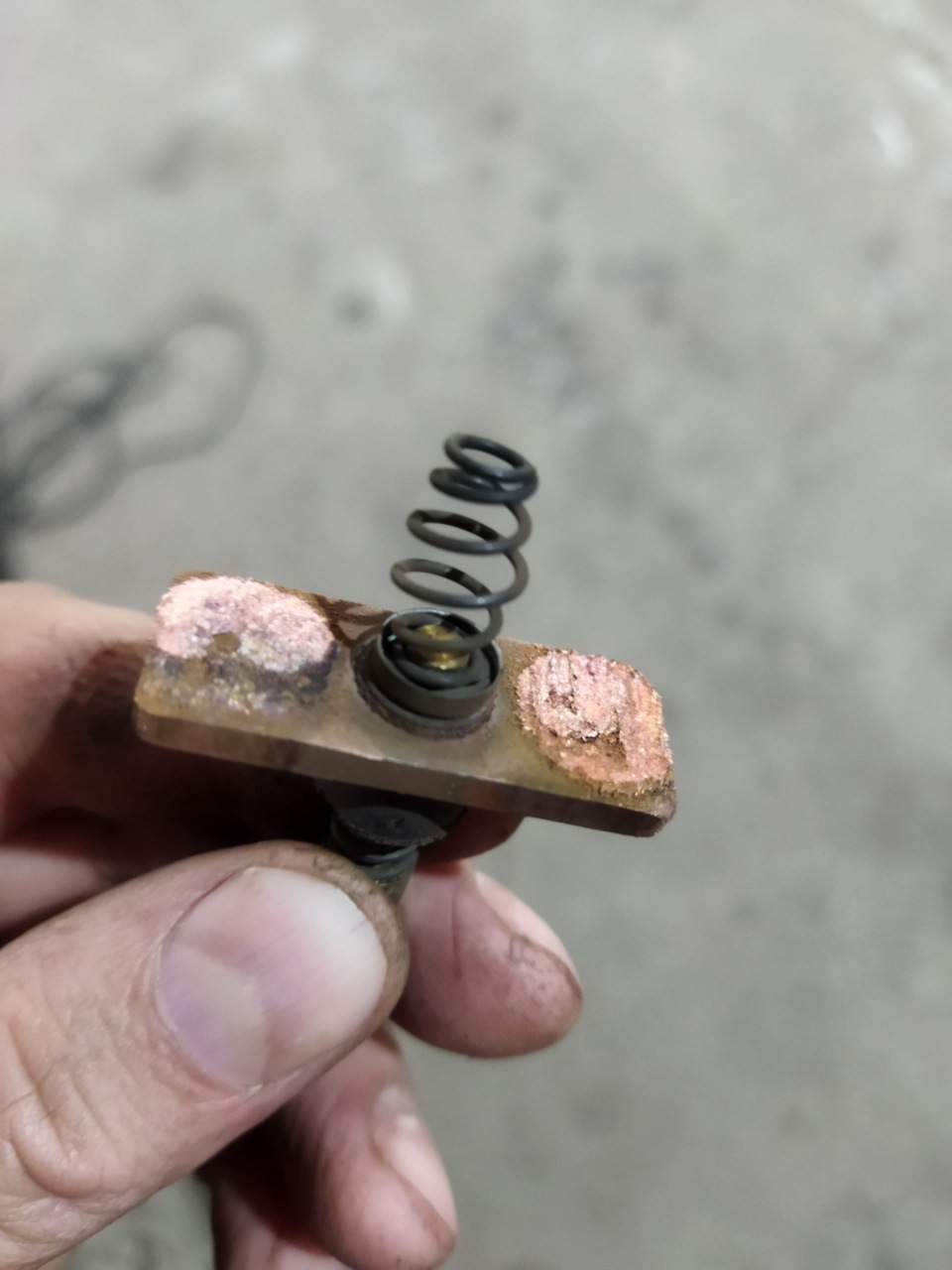 Втягивающее реле щелкает, но не крутит — Audi 100 (C4), 2,3 л, 1993 ...