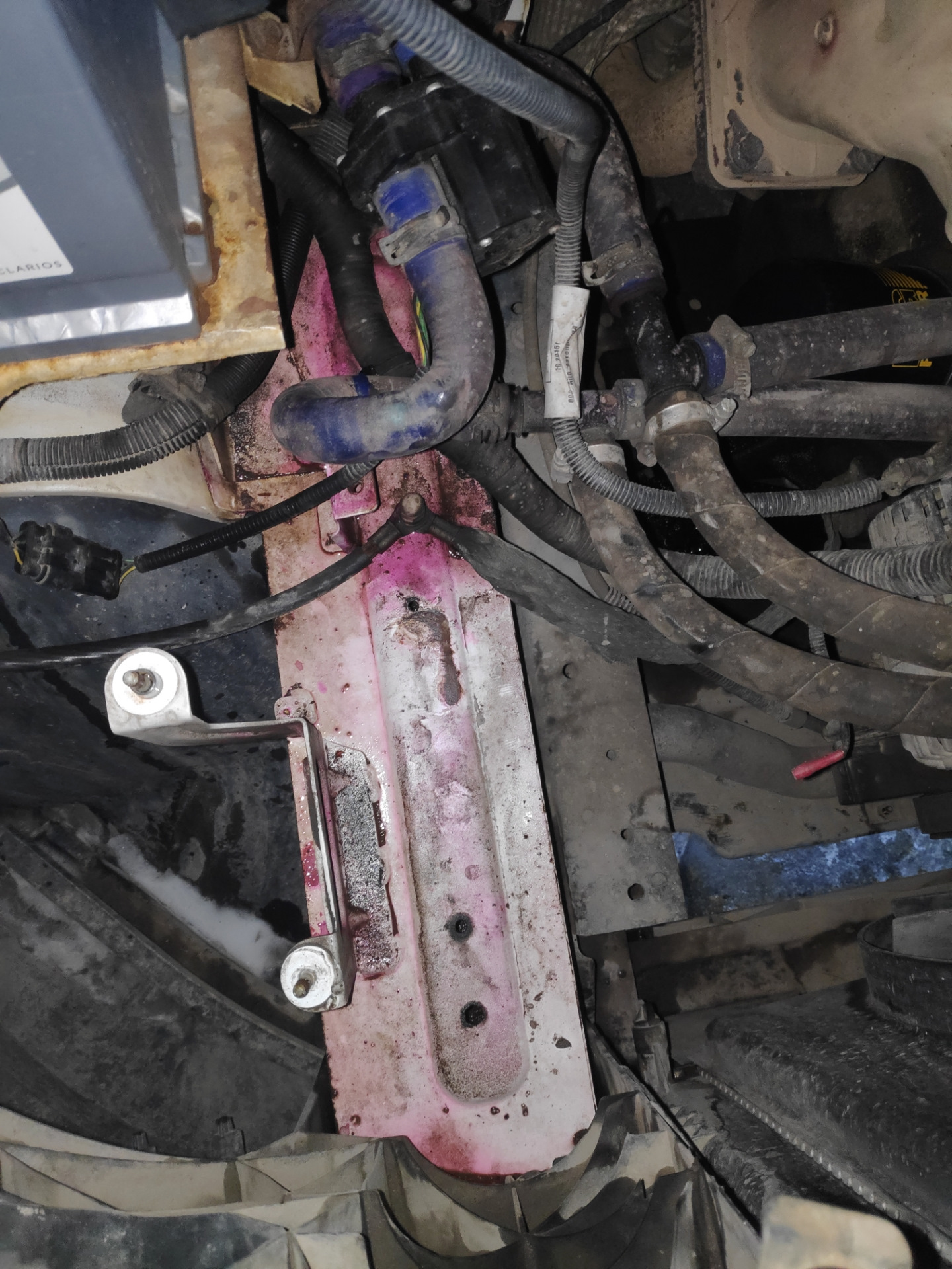 Почему вибрация газель. Заводские метки на кардане газель. Метки на кардане газель. Газель некст датчик скорости на коробке. Обрезаем газель ставим кузов.