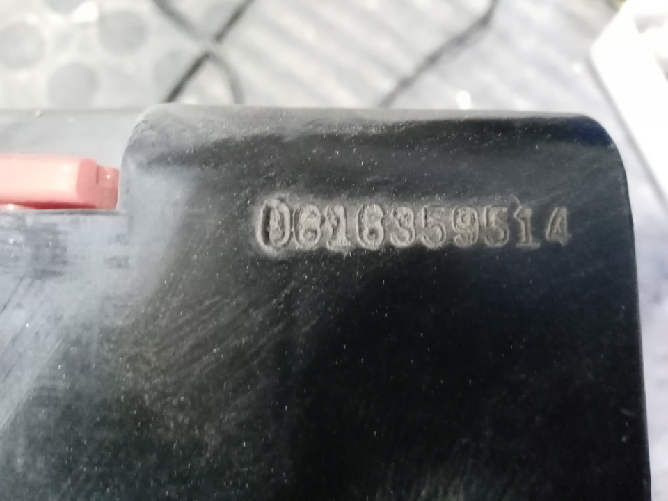 Замена аккумулятора. — Peugeot 408, 1,6 л, 2013 года | запчасти | DRIVE2