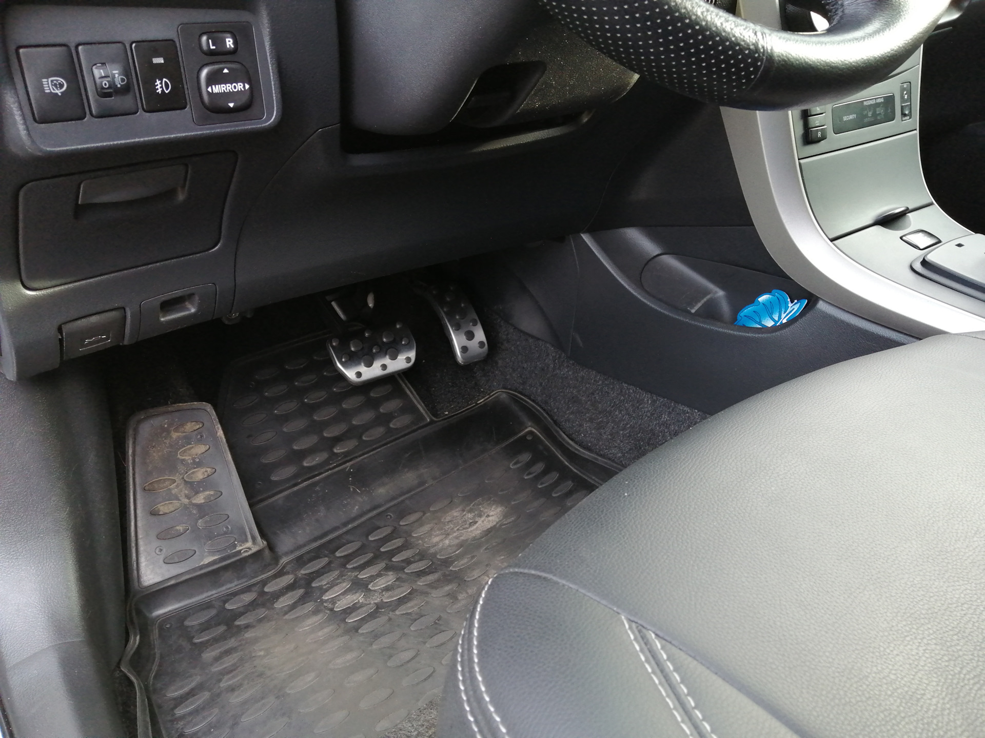 Накладки на педали — Toyota Corolla (140/150), 1,6 л, 2008 года ...