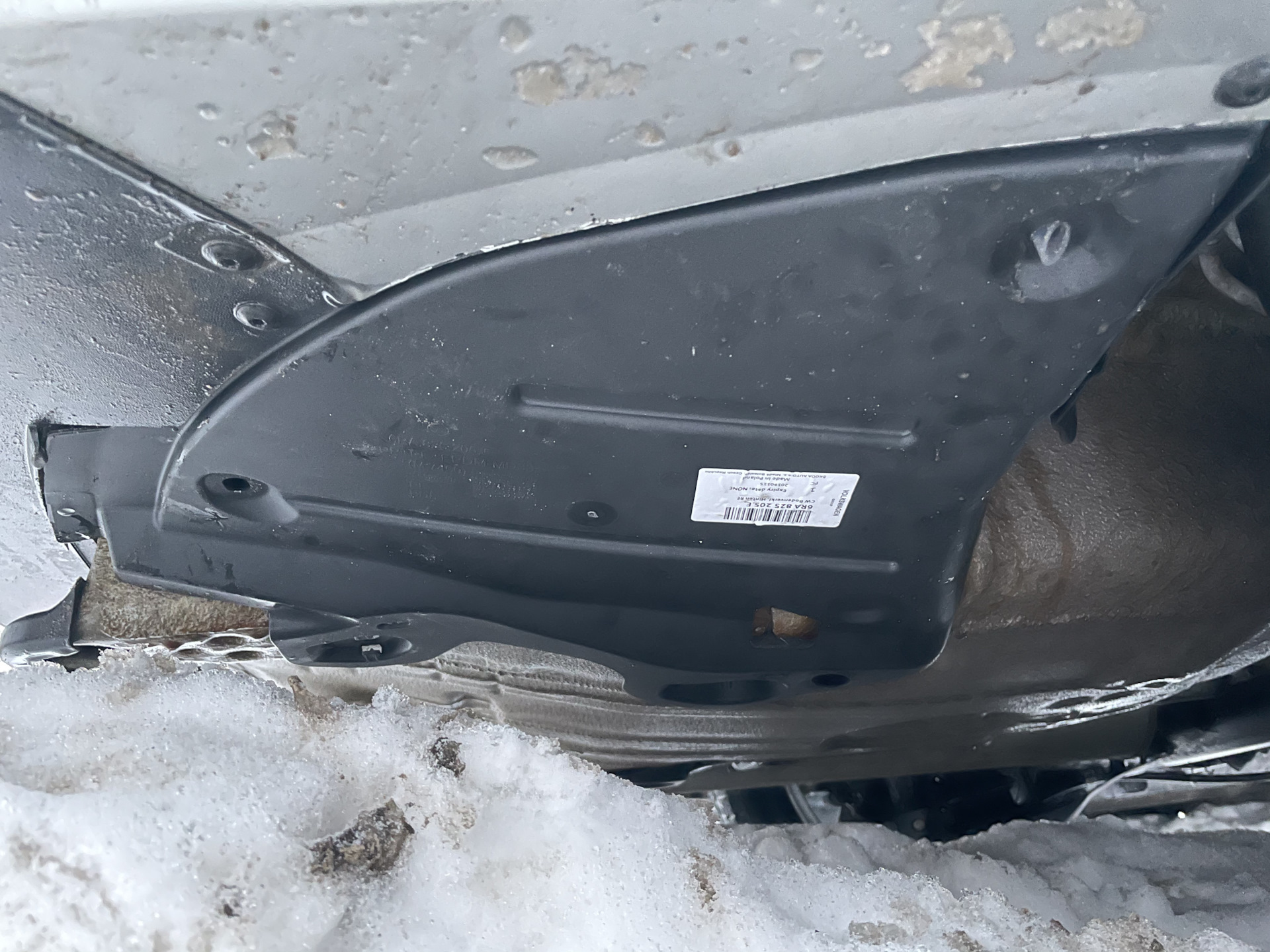 Установка пыльников заднего бампера — Volkswagen Polo liftback, 1,4 л ...