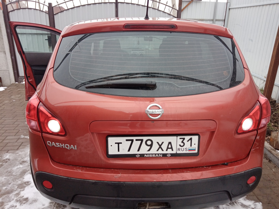 Яркий реверс — Nissan Qashqai (1G), 2 л, 2007 года | тюнинг | DRIVE2