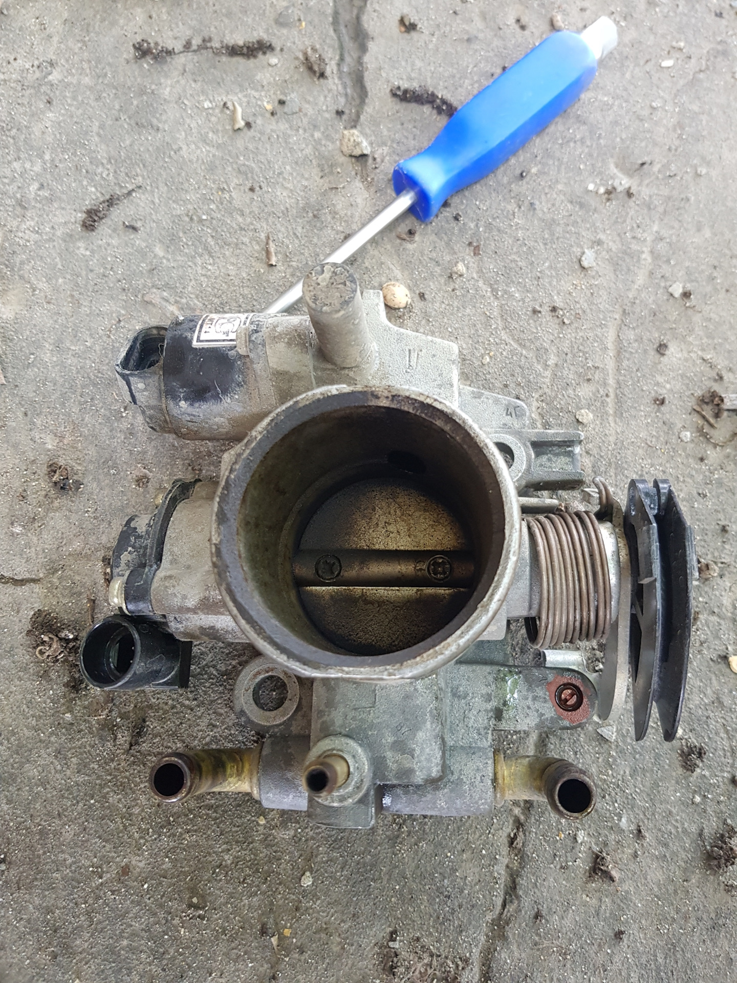 почистил дроссельный узел — Lada 21099, 1,5 л, 2004 года | своими ...