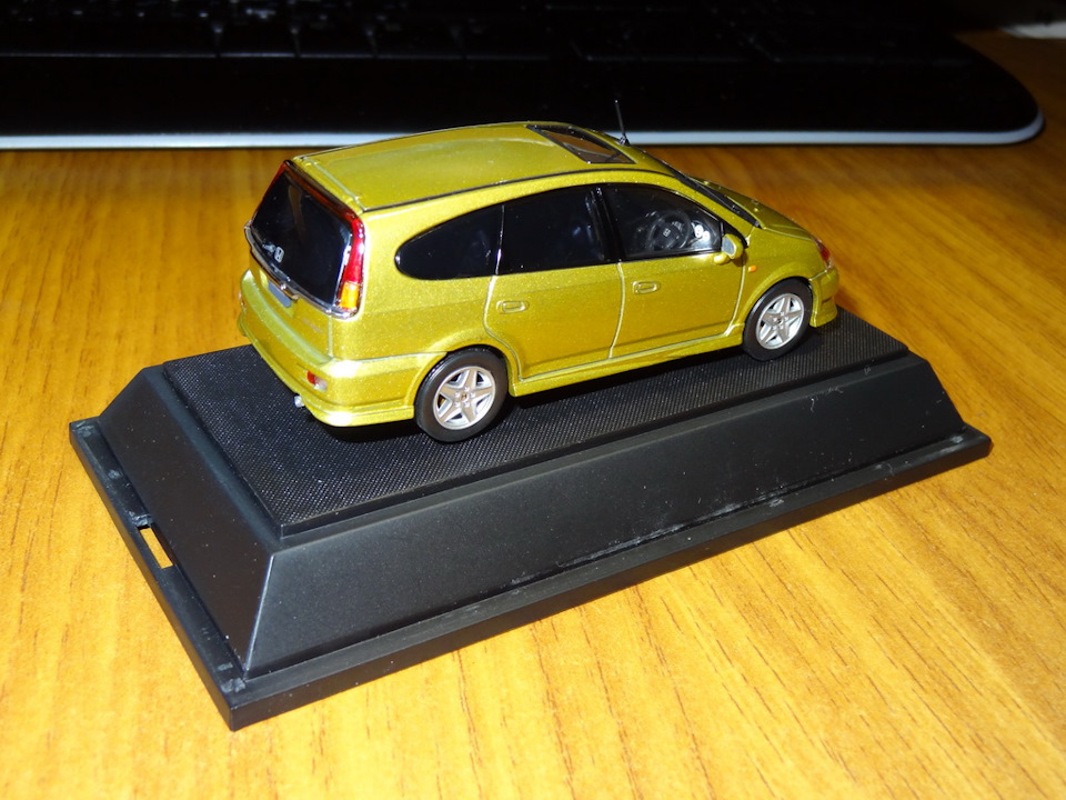 Honda stream hot sale diecast