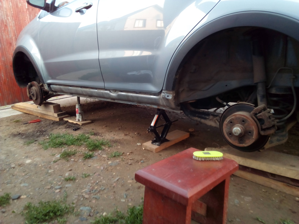 Обработка порогов антигравием и покраска суппортов — SsangYong Actyon ...