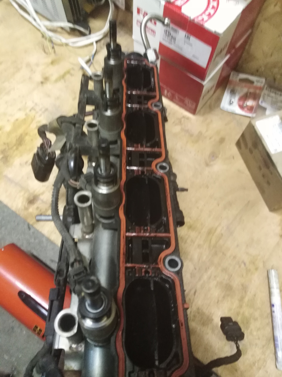 Очистка впускного коллектора — Skoda Superb Mk2, 1,8 л, 2010 года ...