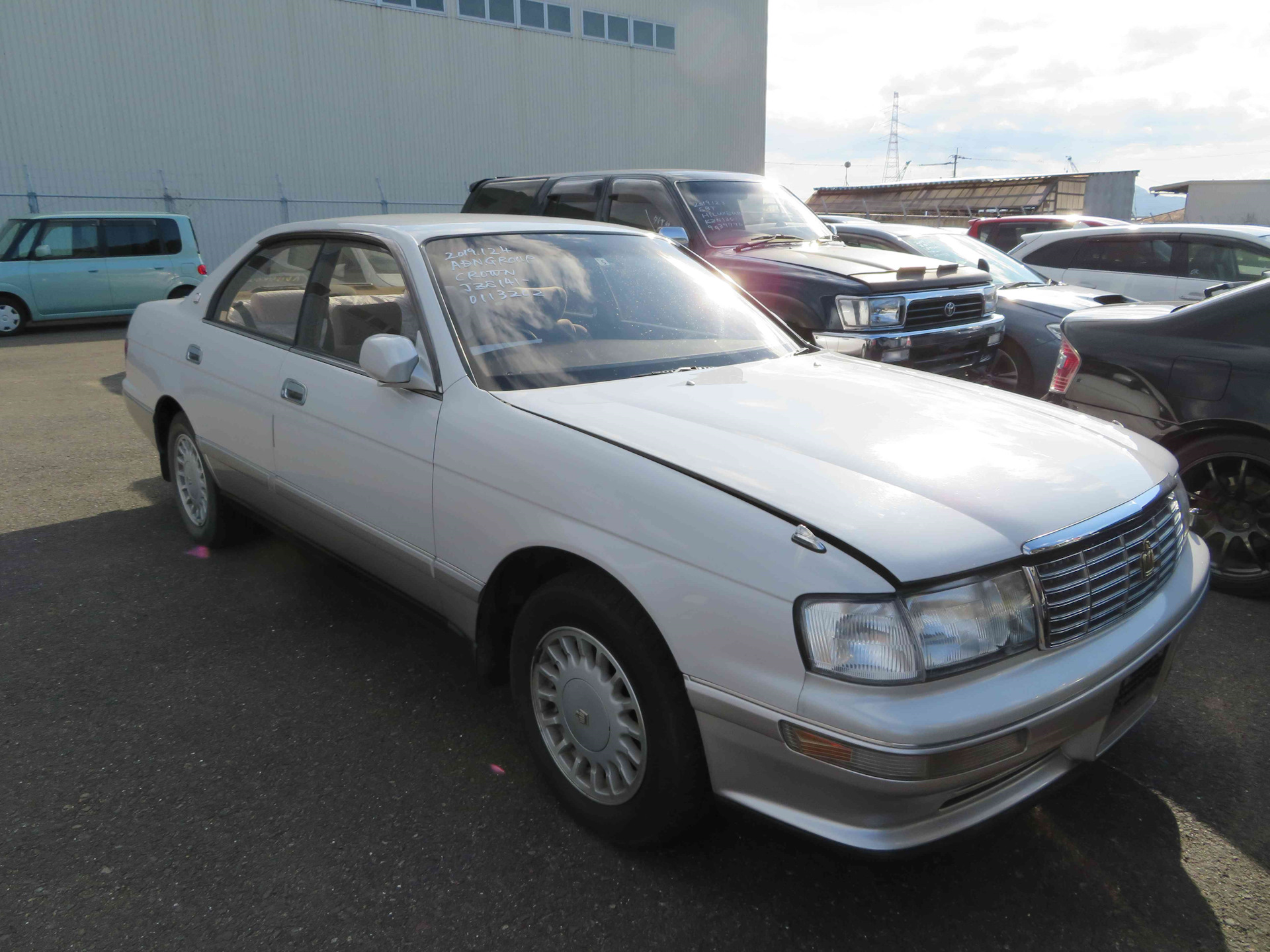 Crown 19. Crown 19. Toyota crown 141 super saloon e серый. Toyota crown s140 royal saloon. Toyota crown gs135 royal salon g.