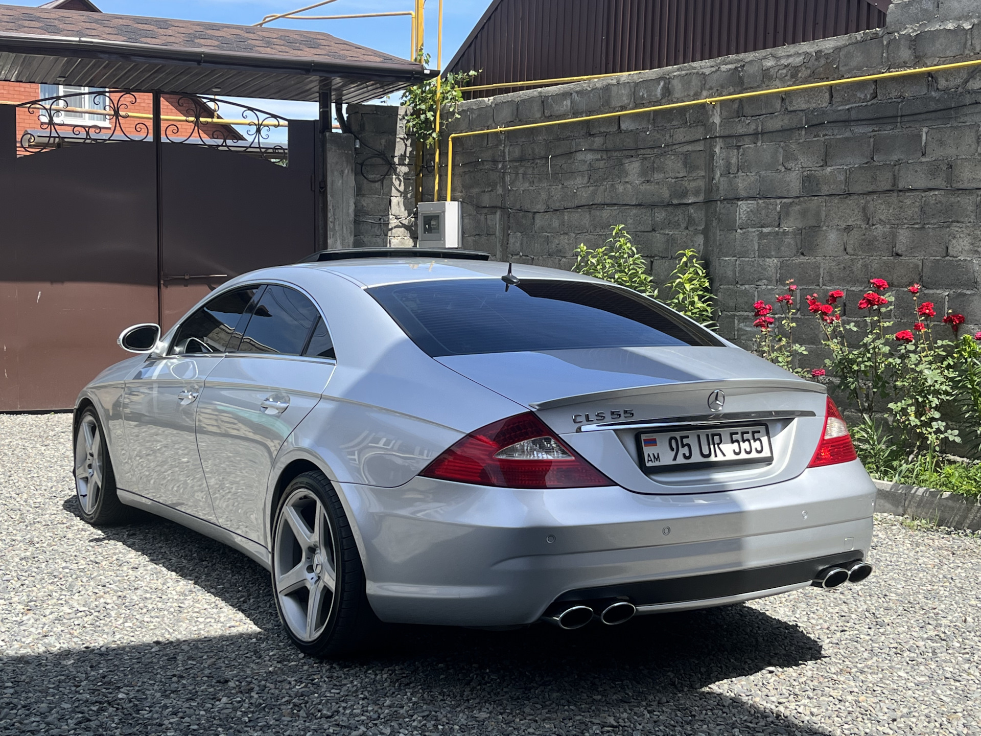 Мерседес банан cls 63 amg цена