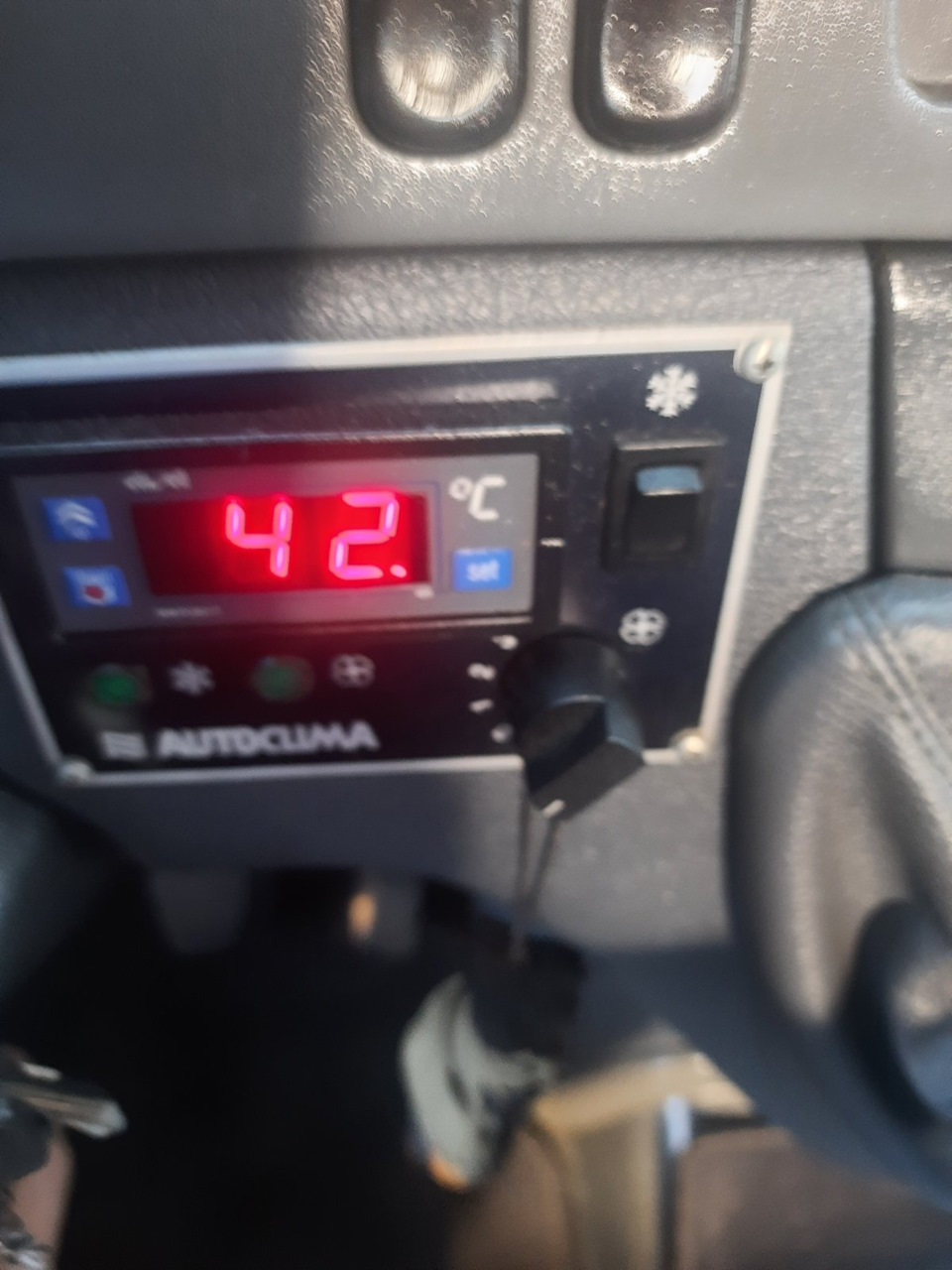 В салоне +47. Ремонт кондеров. — Mercedes-Benz Sprinter (1G), 2,7 л ...