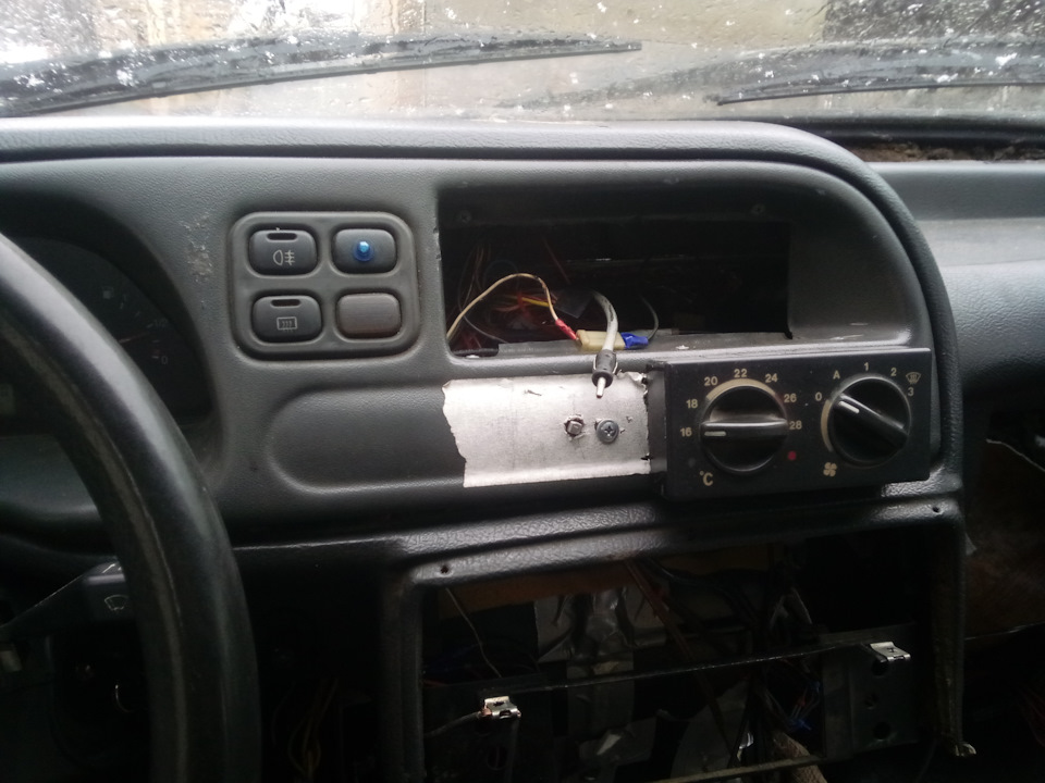 А вот так я расположил СУОС, надо искать причину не работы датчика температуры, а то вся конитель сводится к бесполезно потраченному времени на внедрение кк. — Lada 2120 Надежда