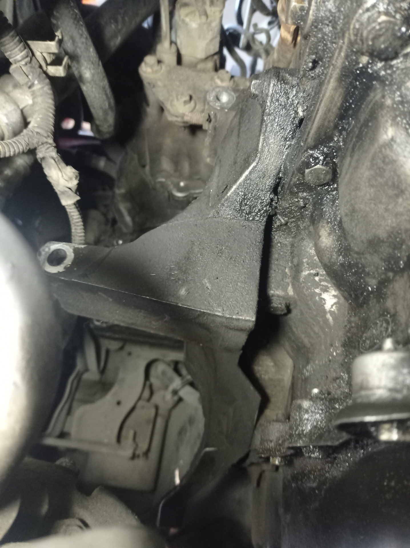 Профилактика стартера, генератора — Ford Focus II Sedan, 1,8 л, 2010 ...