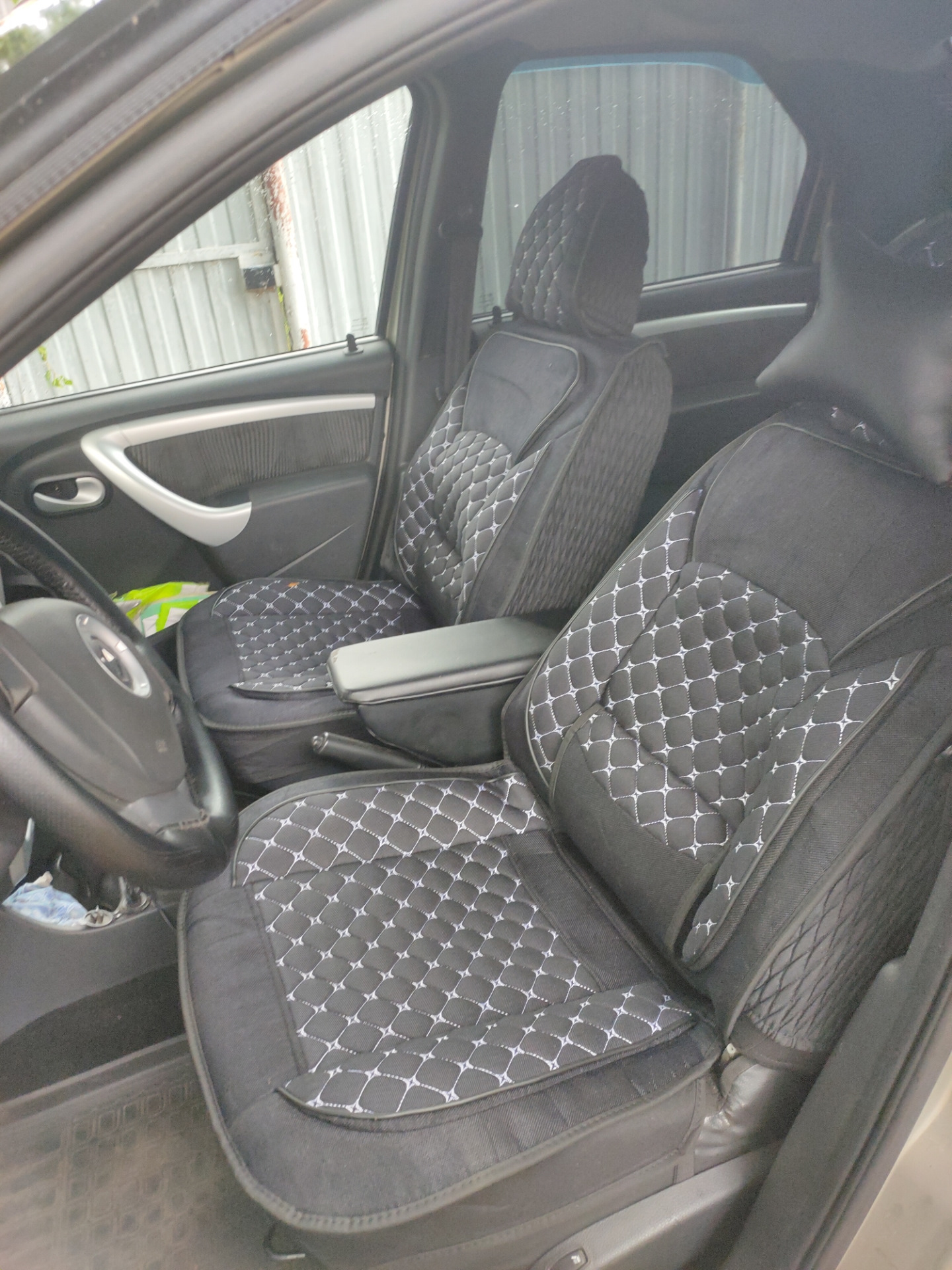 Универсальные чехлы — Renault Logan (1G), 1,6 л, 2011 года | просто так ...