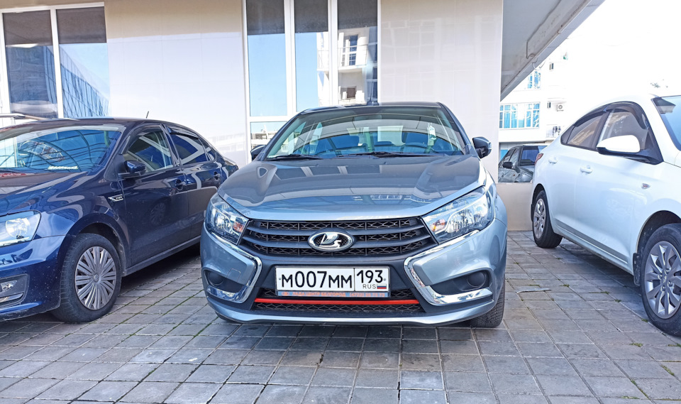 86. Красная полоска в бампер. +5🐴 — Lada Vesta (1G), 1,6 л, 2016 года ...