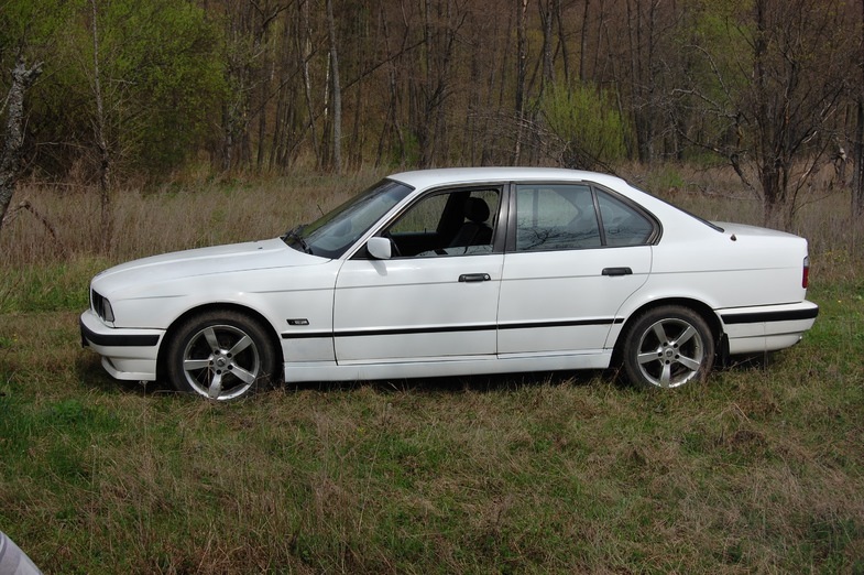 bmw e34 белая