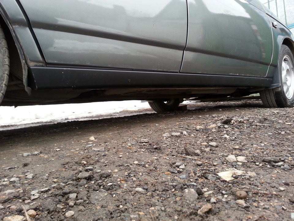 Внешние накладки на пороги от Приоры — Lada 21124, 1,6 л, 2005 года ...