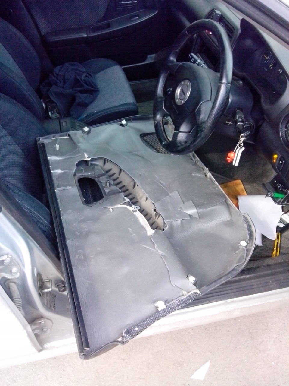 Громко хлопают двери — делай вибро+шумо изоляцию))да и для качества ...