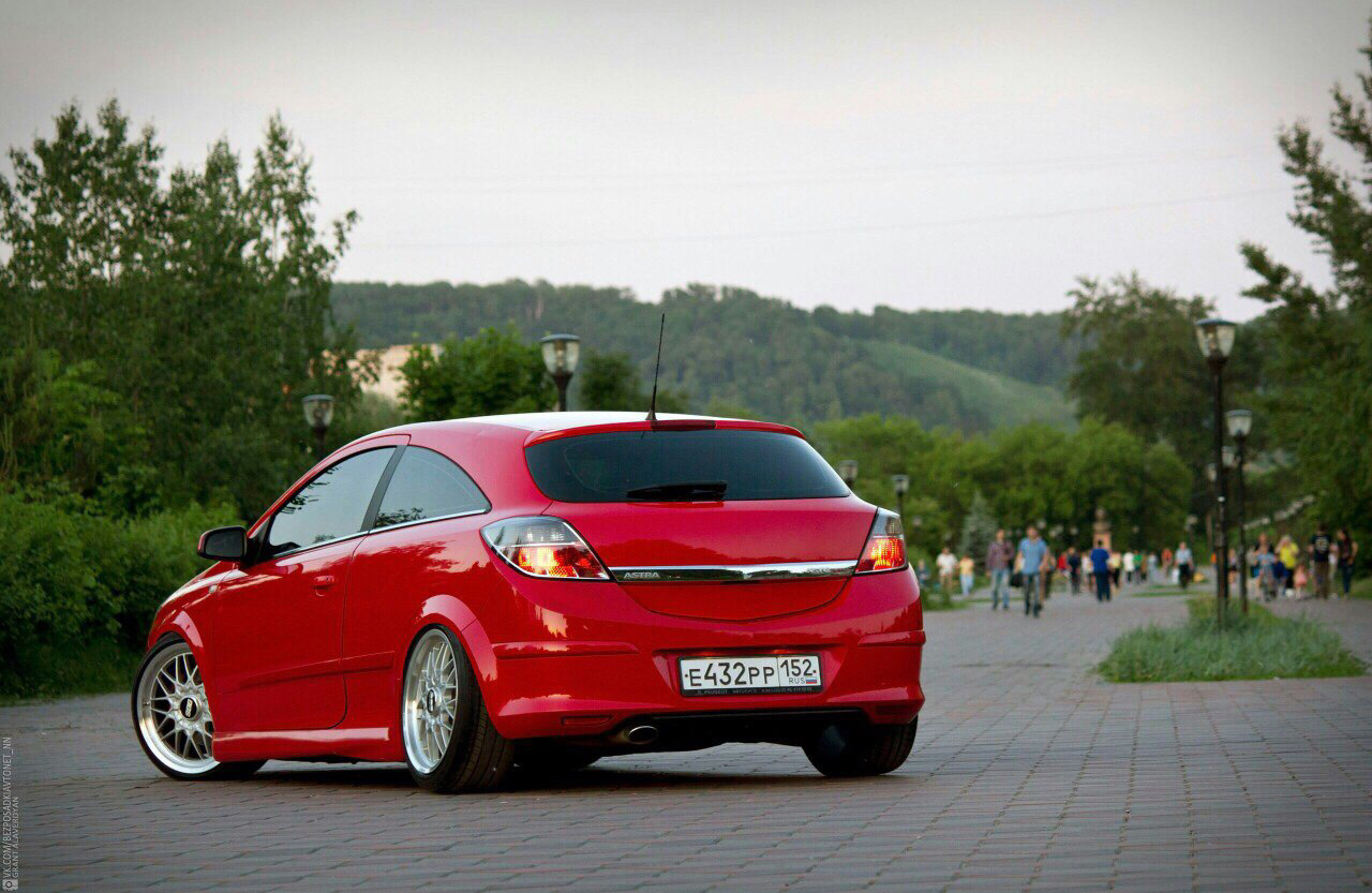 Opel Astra h GTC stance